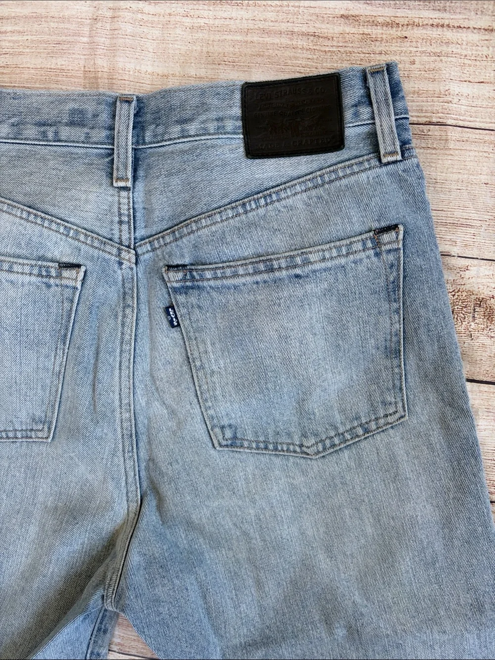 Levi’s Made & Crafted Women’s Light Blue Barrel Crop Denim Jeans Size 28